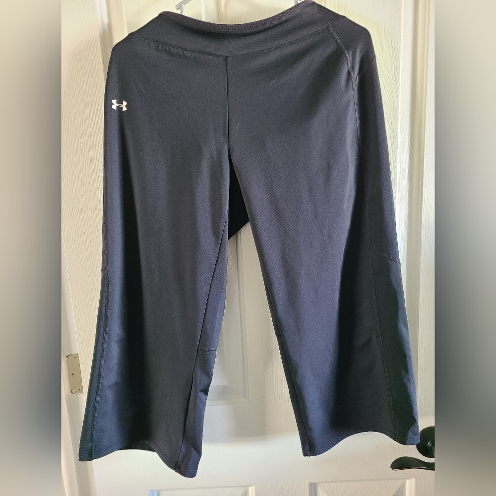 Large women Under Armor Capri workout